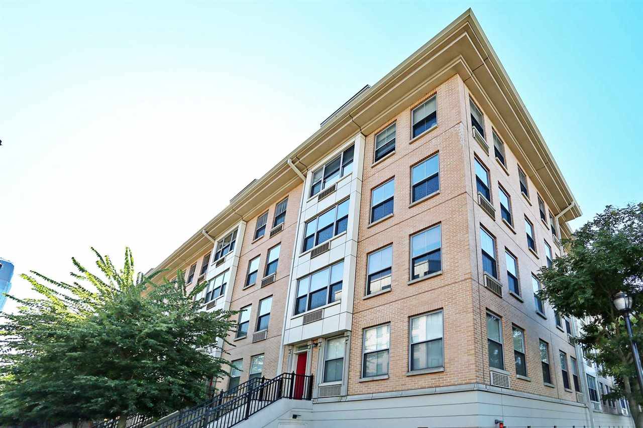 Extremely rare 3 bedroom - 3 BR Condo Paulus Hook New Jersey