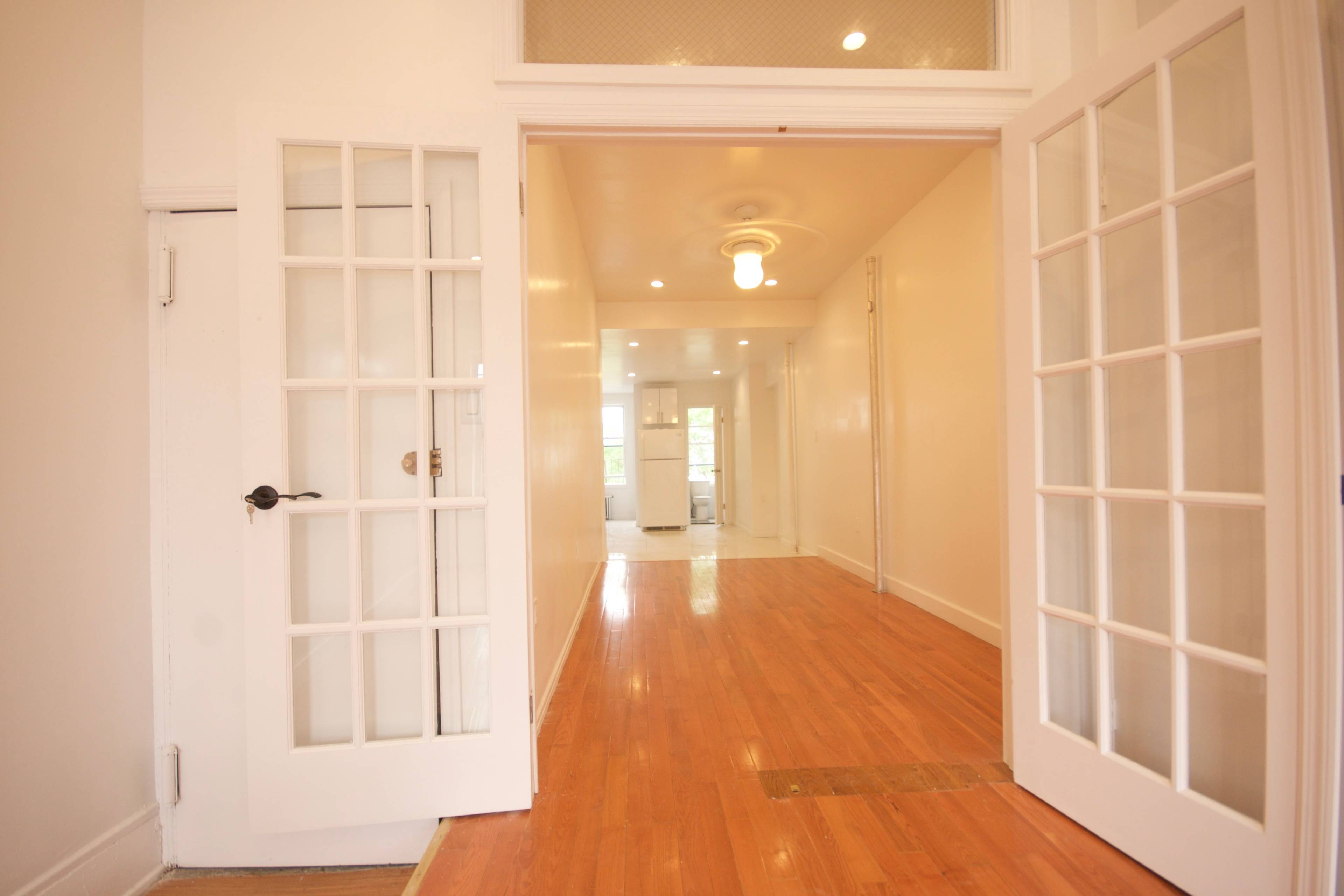 HUGE, RECENTLY RENOVATED 1BR IN THE HIPPEST PART OF THE BURG!