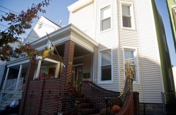 Completely renovated 3 bedroom located in the Bluffs just 10 minutes from midtown