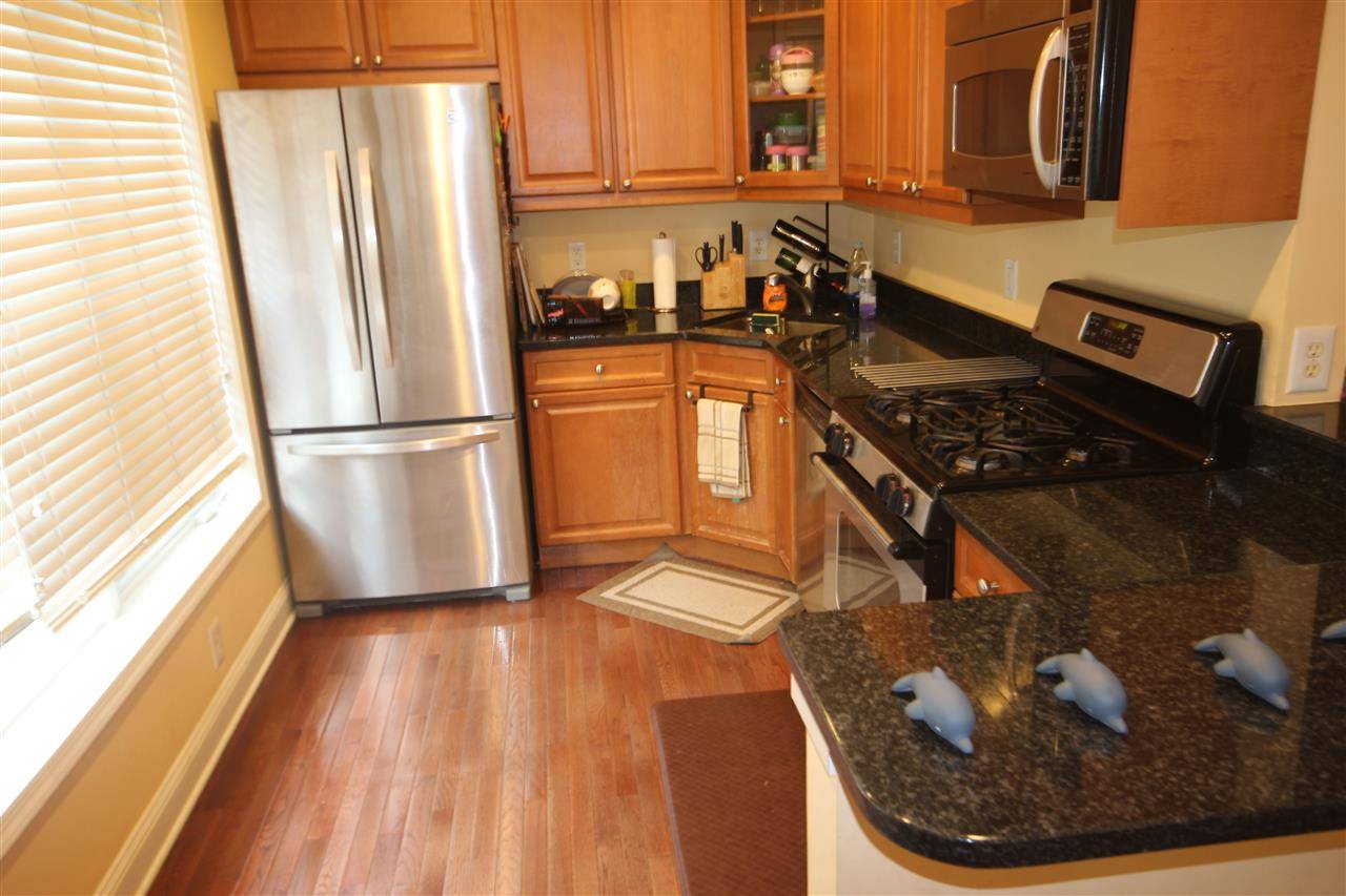 Wonderful 2 bedroom/1 bathroom in Downtown Hoboken with optional covered garage parking in the OZ additional