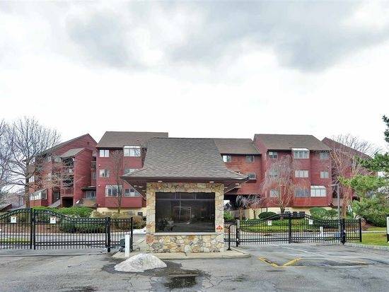 Waterfront Gated Community - 2 BR Condo New Jersey