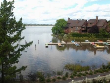 Prime Riverfront townhouse in a gated commnity - 3 BR Condo New Jersey