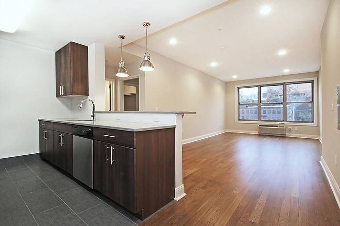 ***FEE PAID***ONE OF HOBOKEN'S NEWEST LUXURY BUILDING W/ HIGH-END FINISHES & NY ACCESS