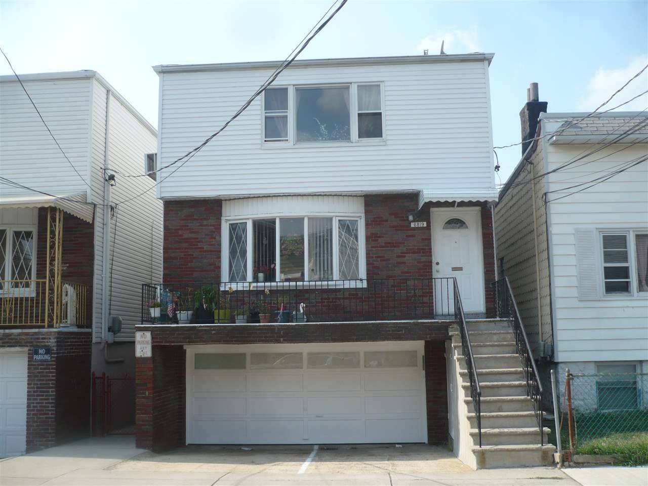 Beautiful two family house in Guttenberg - 2 BR New Jersey