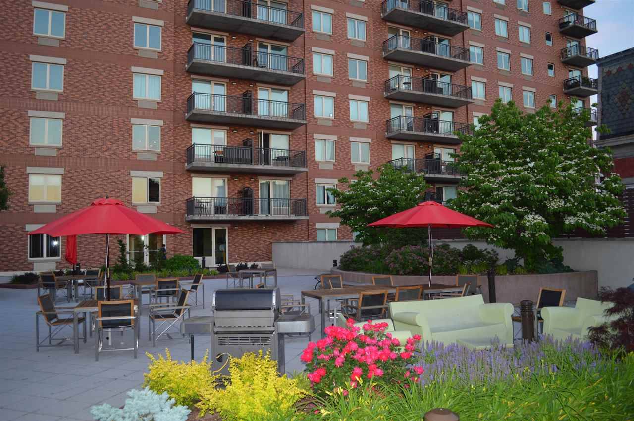 Located outside of the Lincoln Tunnel - 2 BR New Jersey