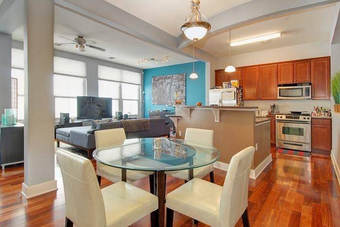 Spacious modern 1 bedroom loft with 10' ceilings in the Residences at Westside Station