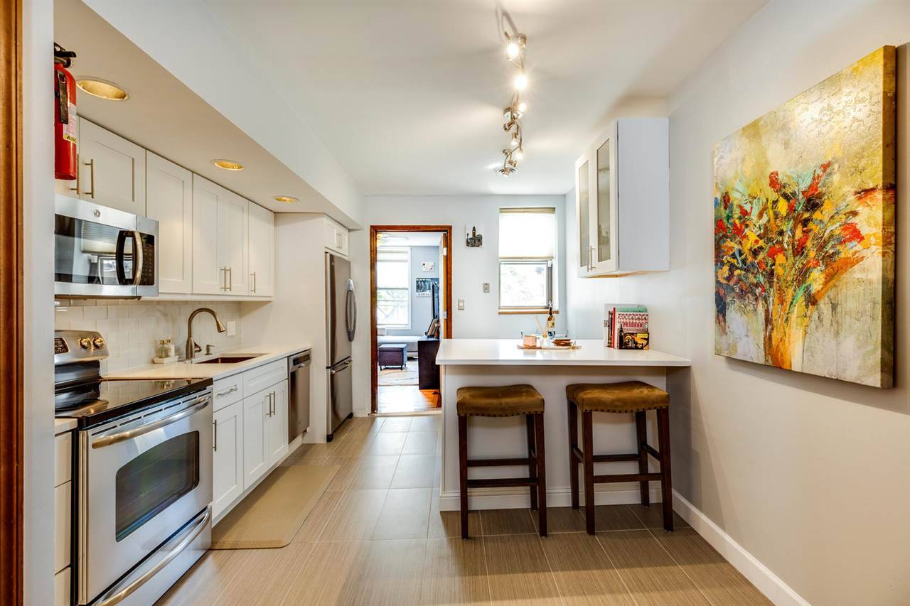 Exceptional 1B/1B condo with tons of upgrades in the heart of Hoboken