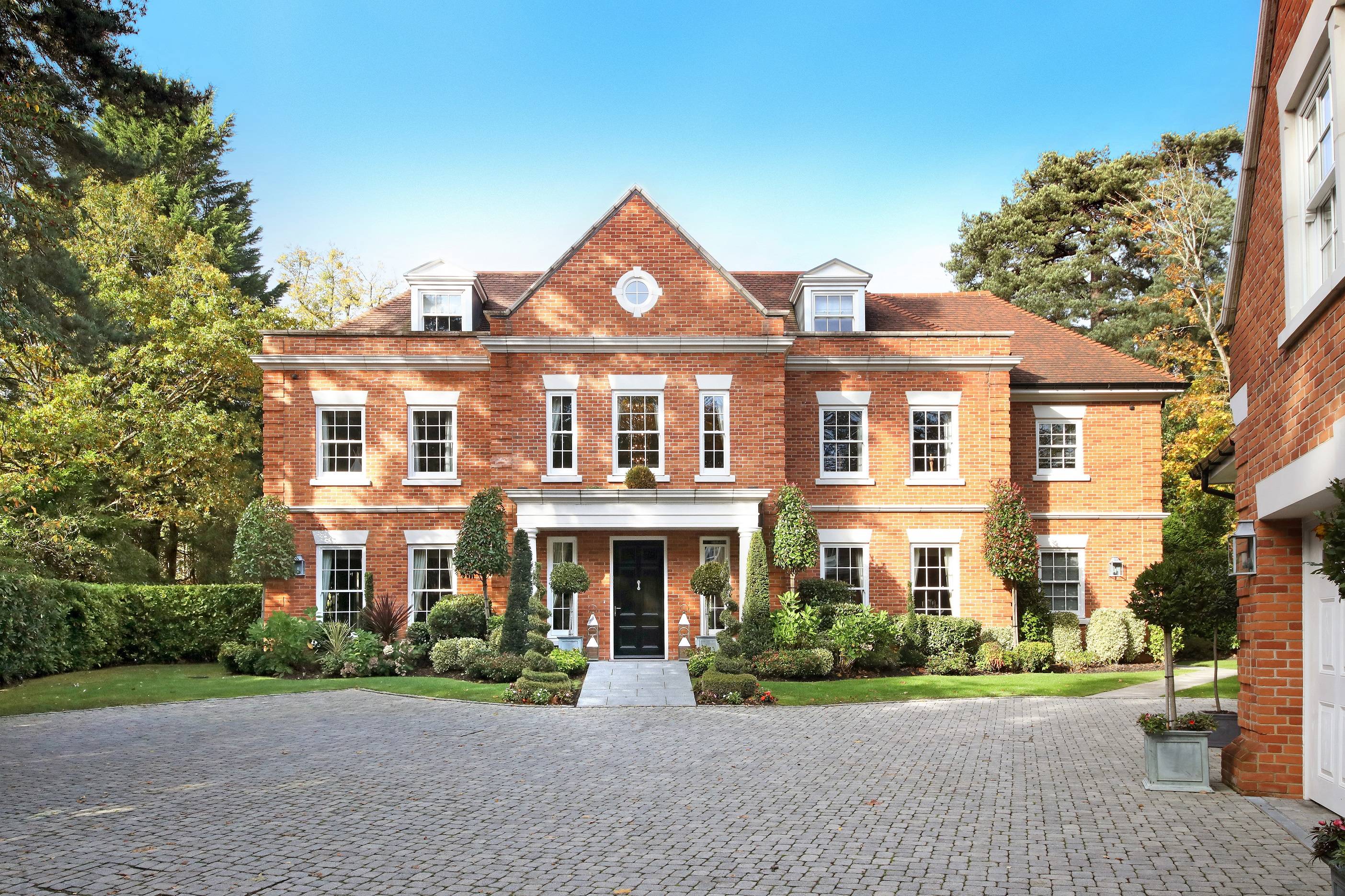 Winner Takes All - Exceptional Ascot Mansion