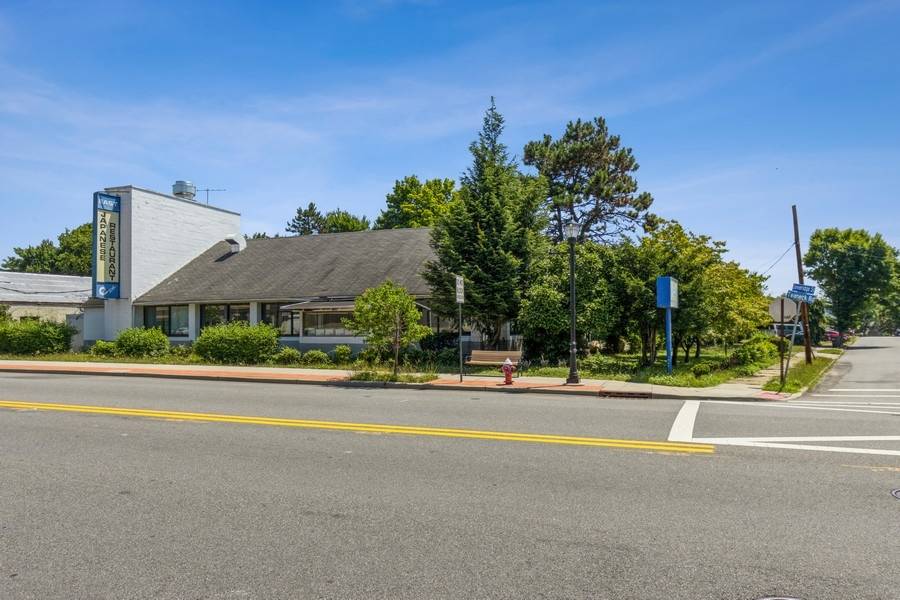Great Commercial Corner Property On Teaneck Rd!
