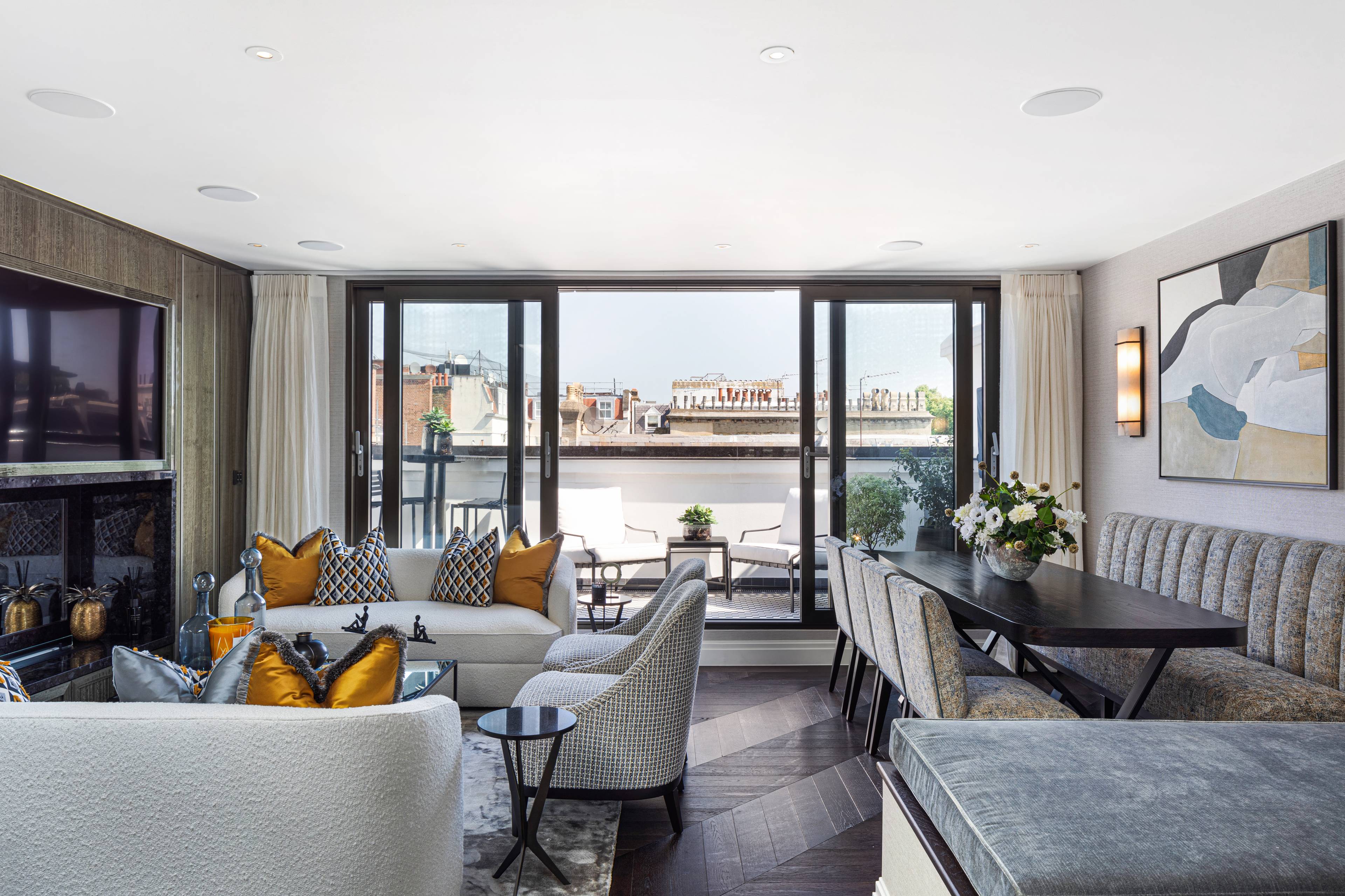 The West Penthouse at Prince of Wales Terrace is a luxurious 1,299 sq. ft, three-bedroom duplex apartment with superb views over Hyde Park and London.