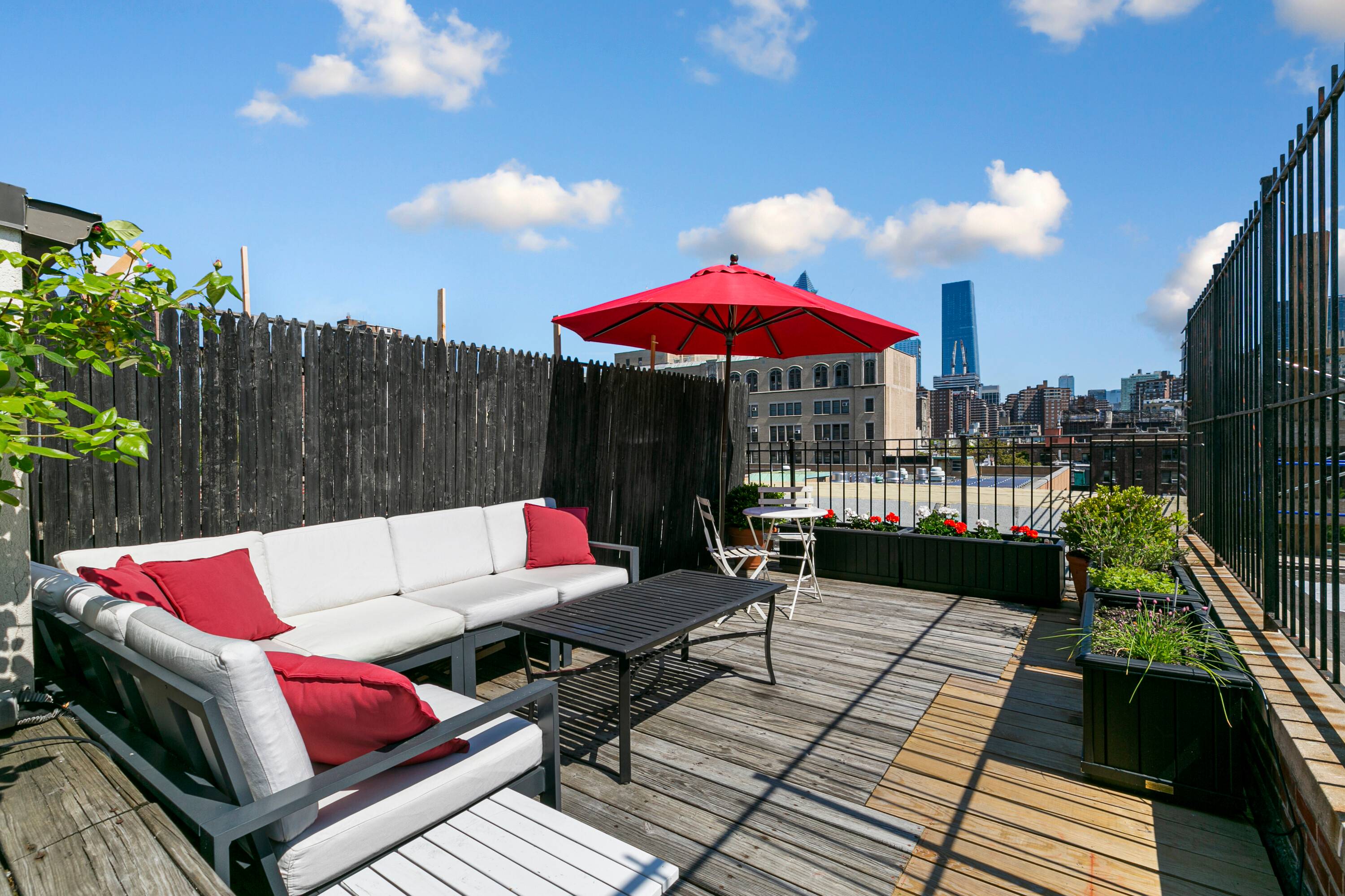 Massive Chelsea 2 Bed Duplex with Private Outdoor Roof Deck