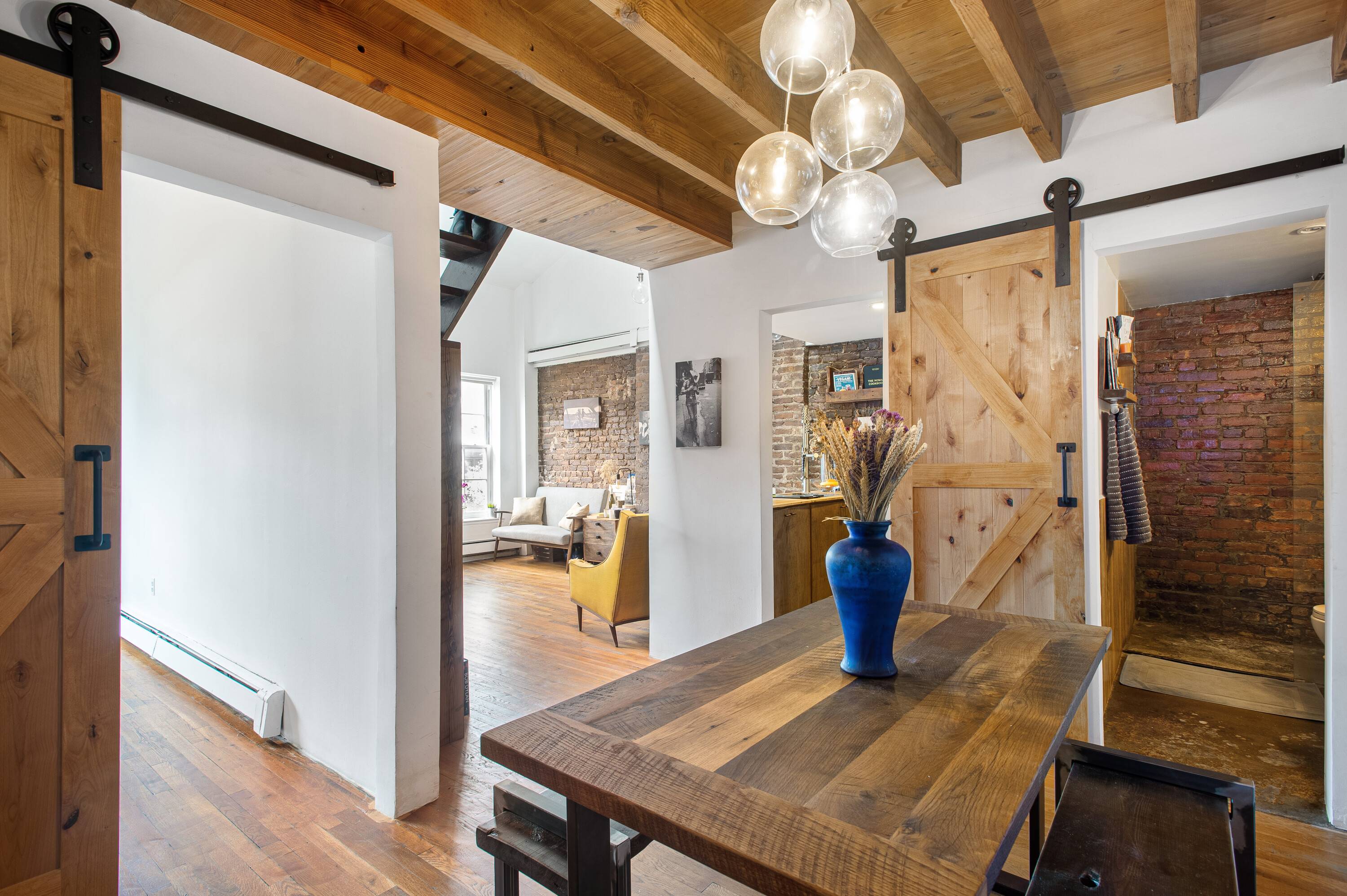 SUNNY DUPLEX APARTMENT IN THE HEART OF BROOKLYN HEIGHTS