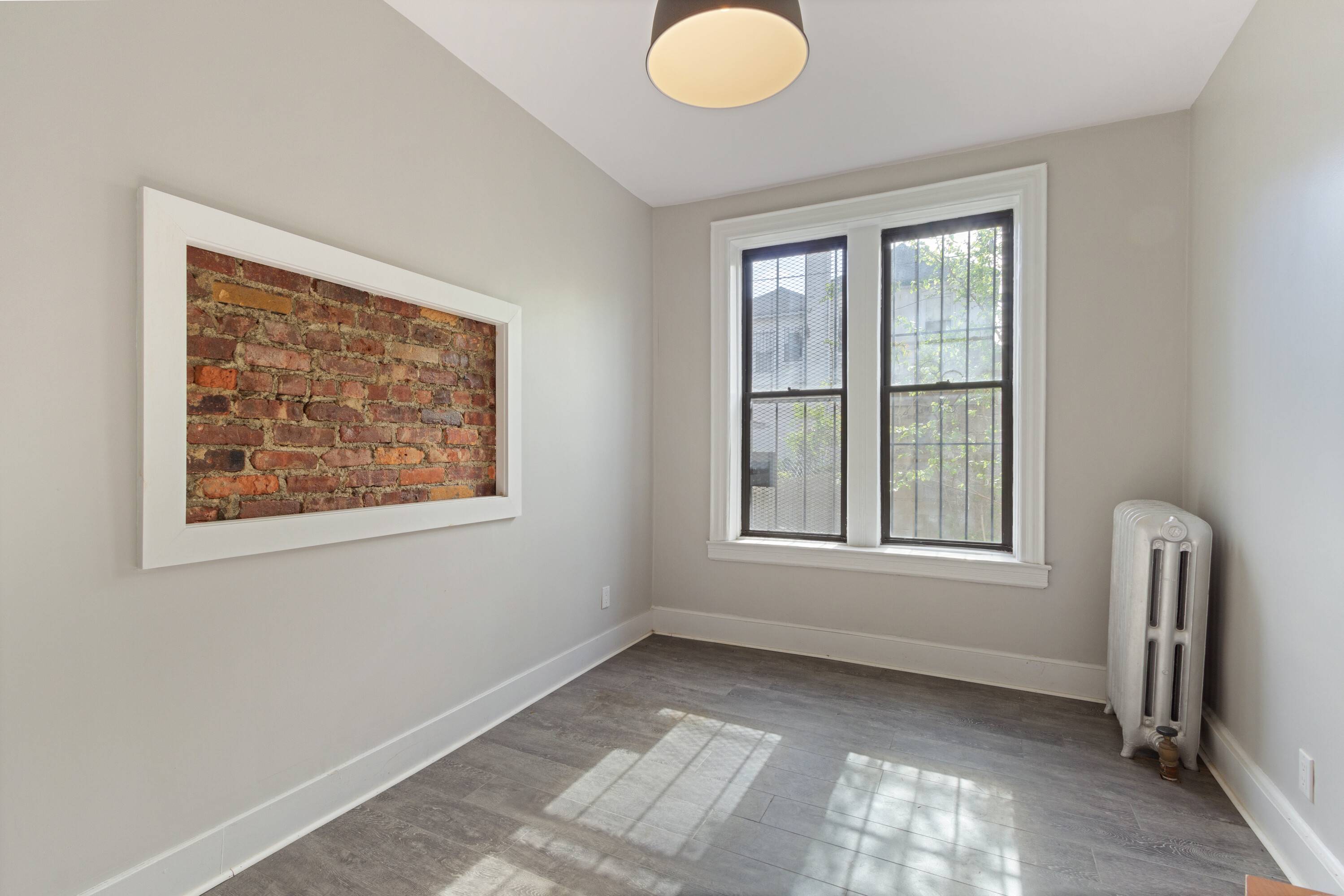 Spacious 3 Bed with laundry in building in Prospect Lefferts Gardens
