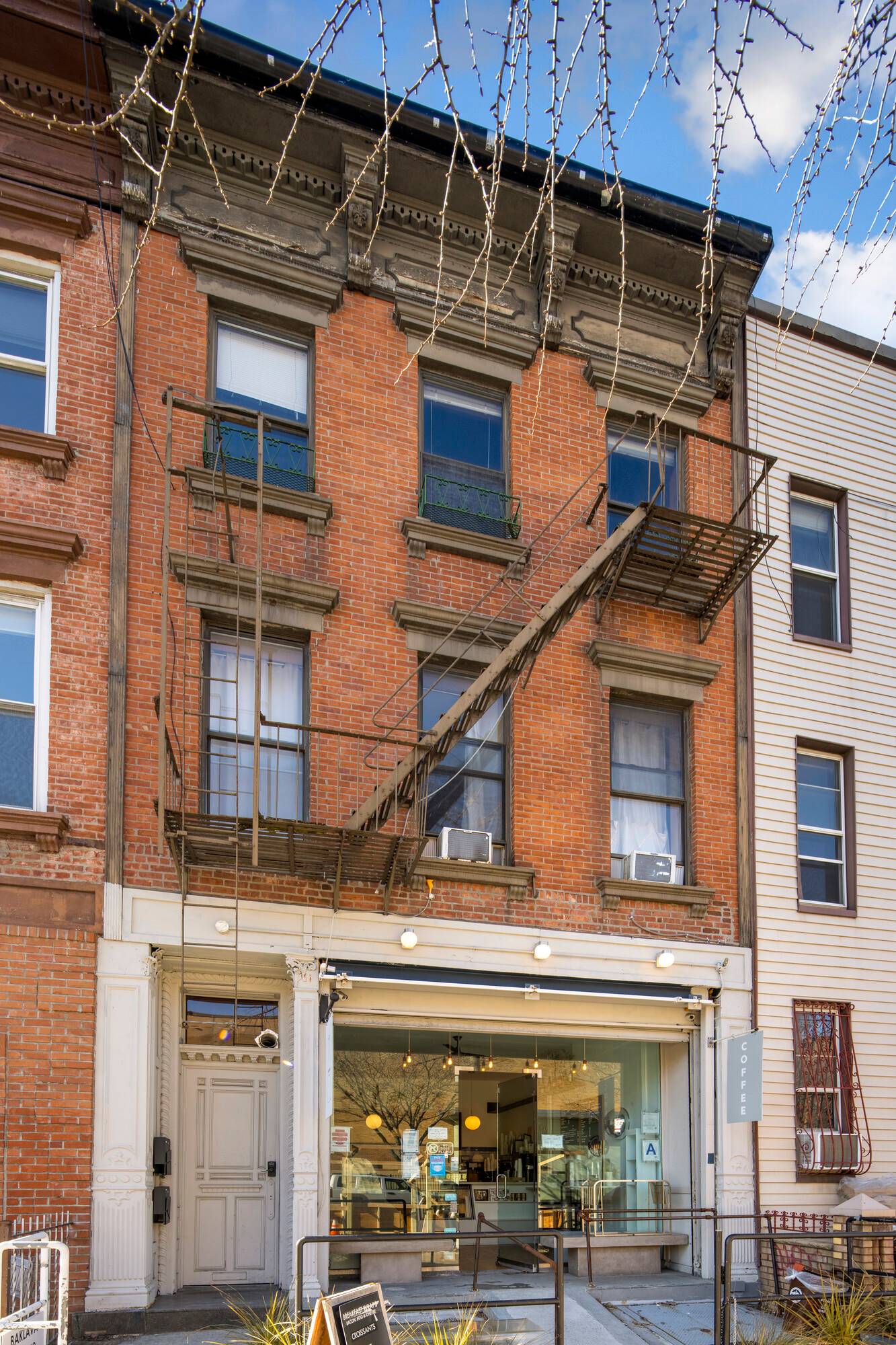 Brick Mixed-Use Townhouse For Sale in Prime Williamsburg, Brooklyn