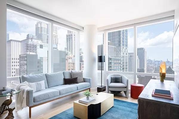 ONE BEDROOM DOWNTOWN WITH INCREDIBLE VIEWS | NO FEE