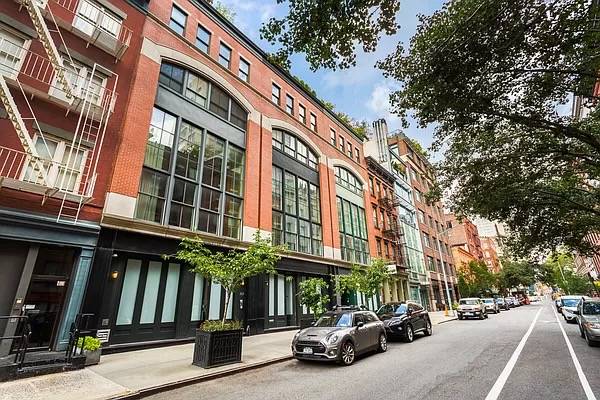 Spectacular 25-foot wide mansion in the heart of TriBeCa