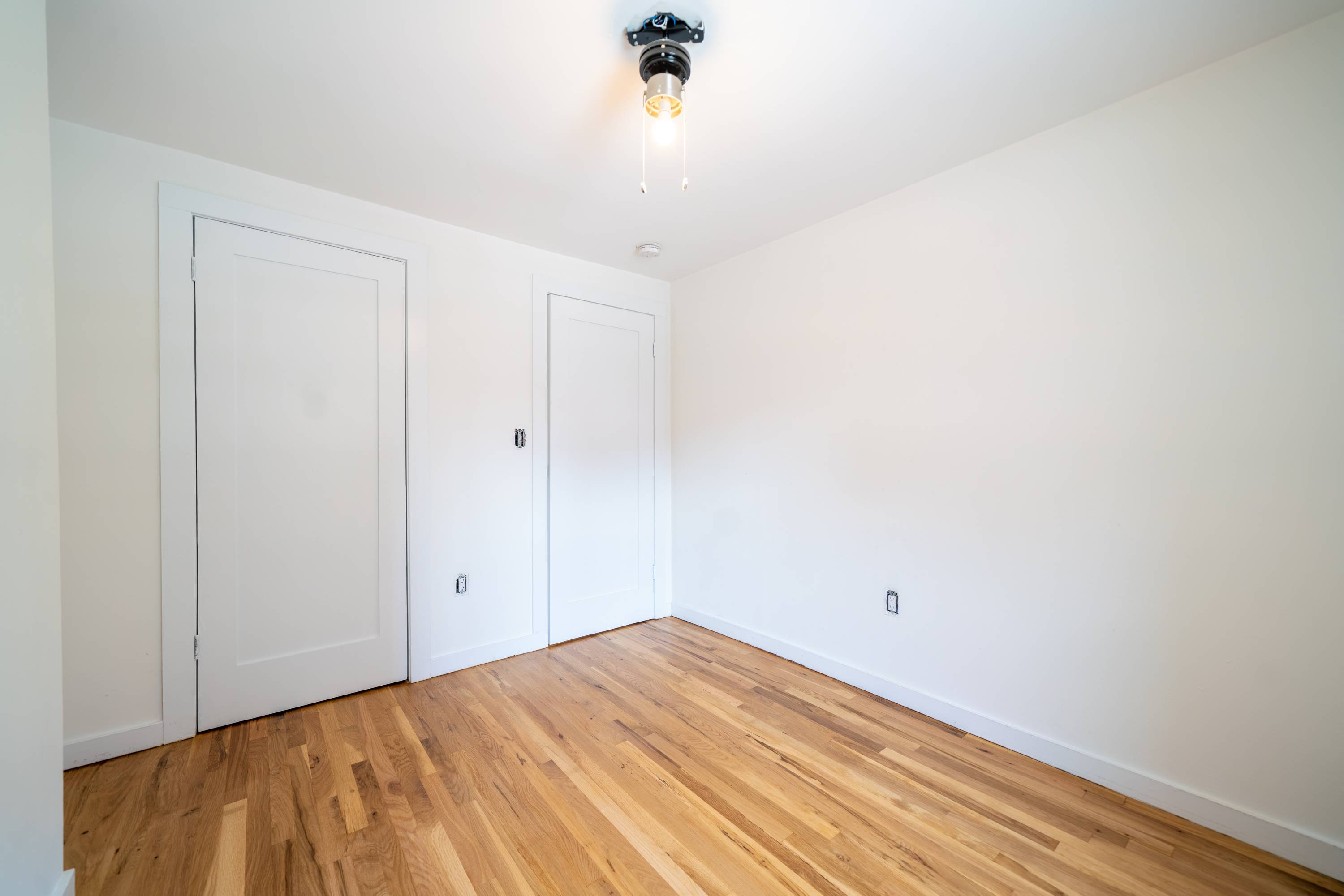 Newly Renovated 2 Bedroom 1 Bath Apartment located at 216 Jefferson Street!