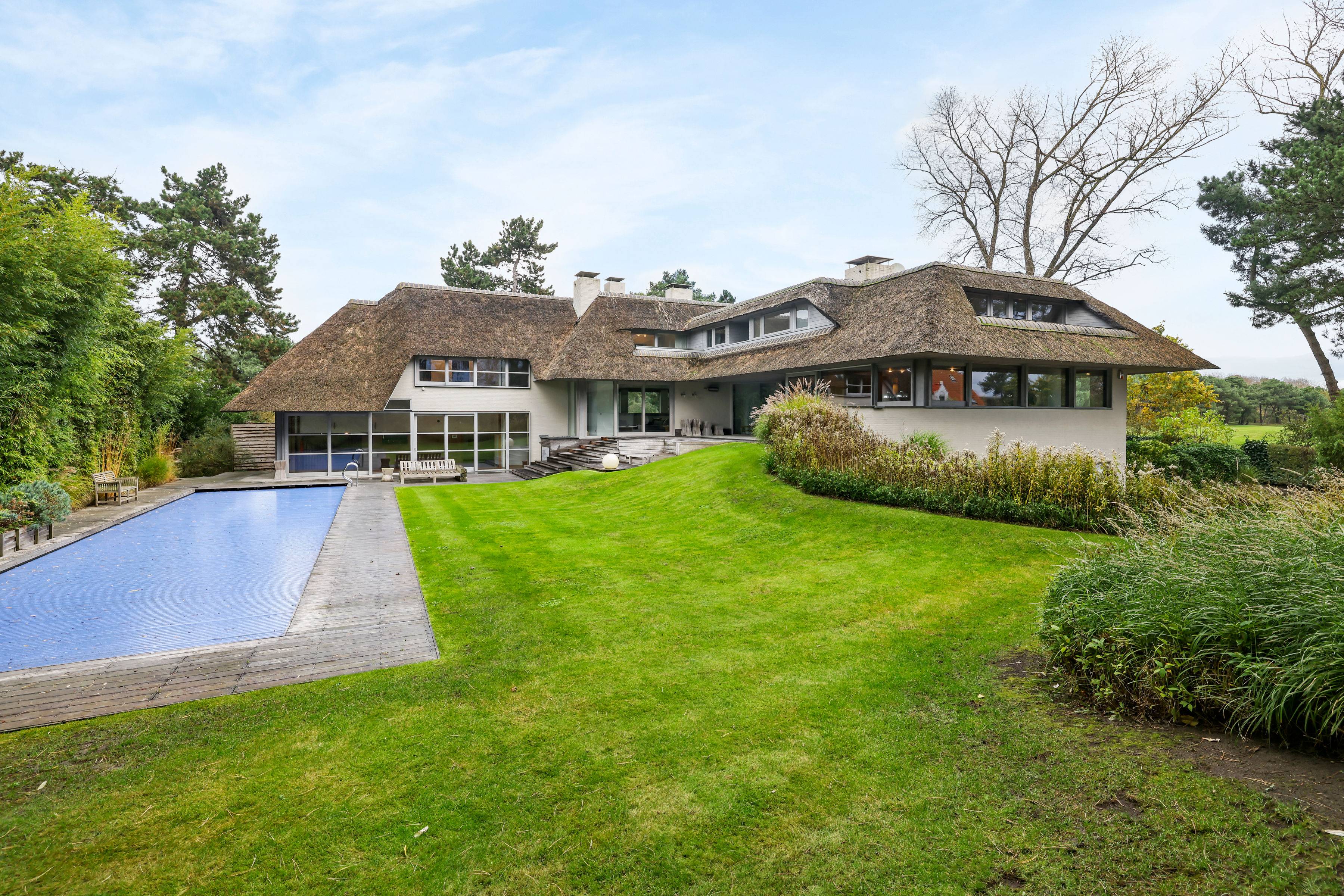 LUXURY VILLA WITH FULL SPA, POOL AND GOLF COURSE VIEWS IN KNOKKE