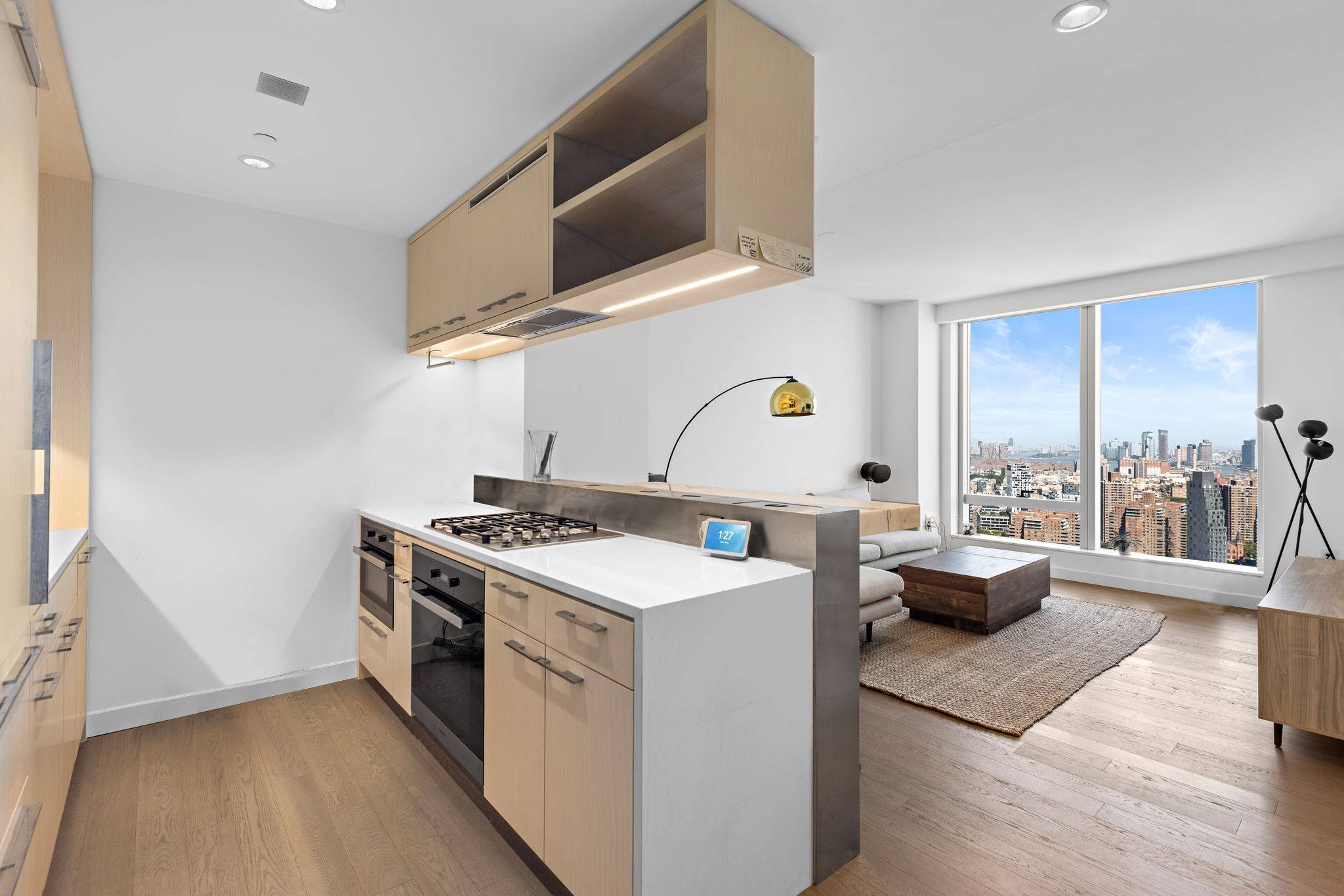 Luxurious 1 Bedroom 1 Bathroom at ​One Manhattan Square For Sale!