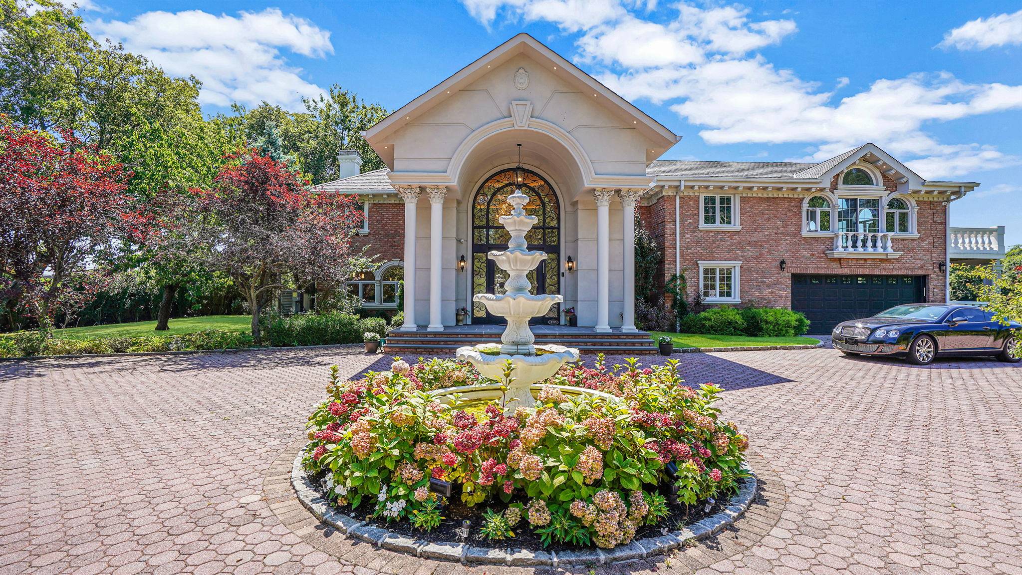 Private Estate in Back Lawrence, Long Island - NY