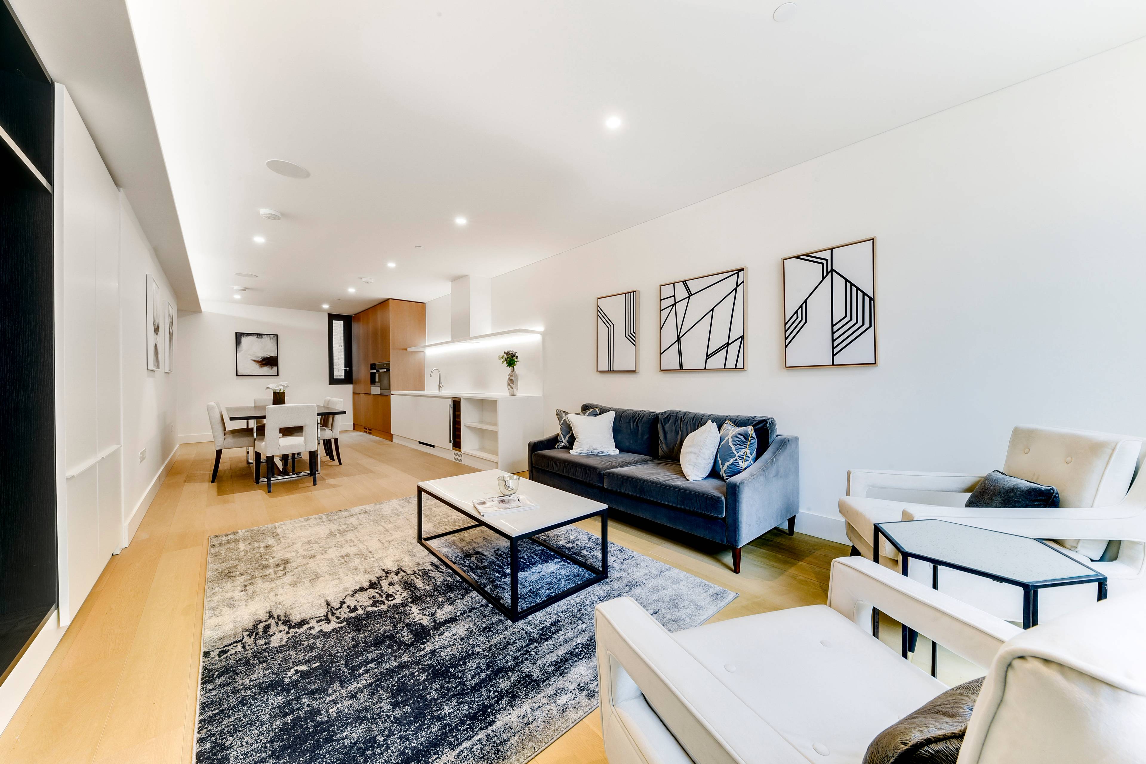 This superb two bed and two bath apartment will be a perfect base to experience everything innermost London life has to offer.