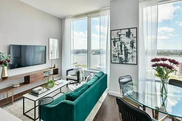PENTHOUSE | Entry Foyer | Hudson River Views | Washer + Dryer | Central A/C | Floor to Ceiling Windows | Key-less Entry | Stainless Steel Appliance | Luxury High-rise
