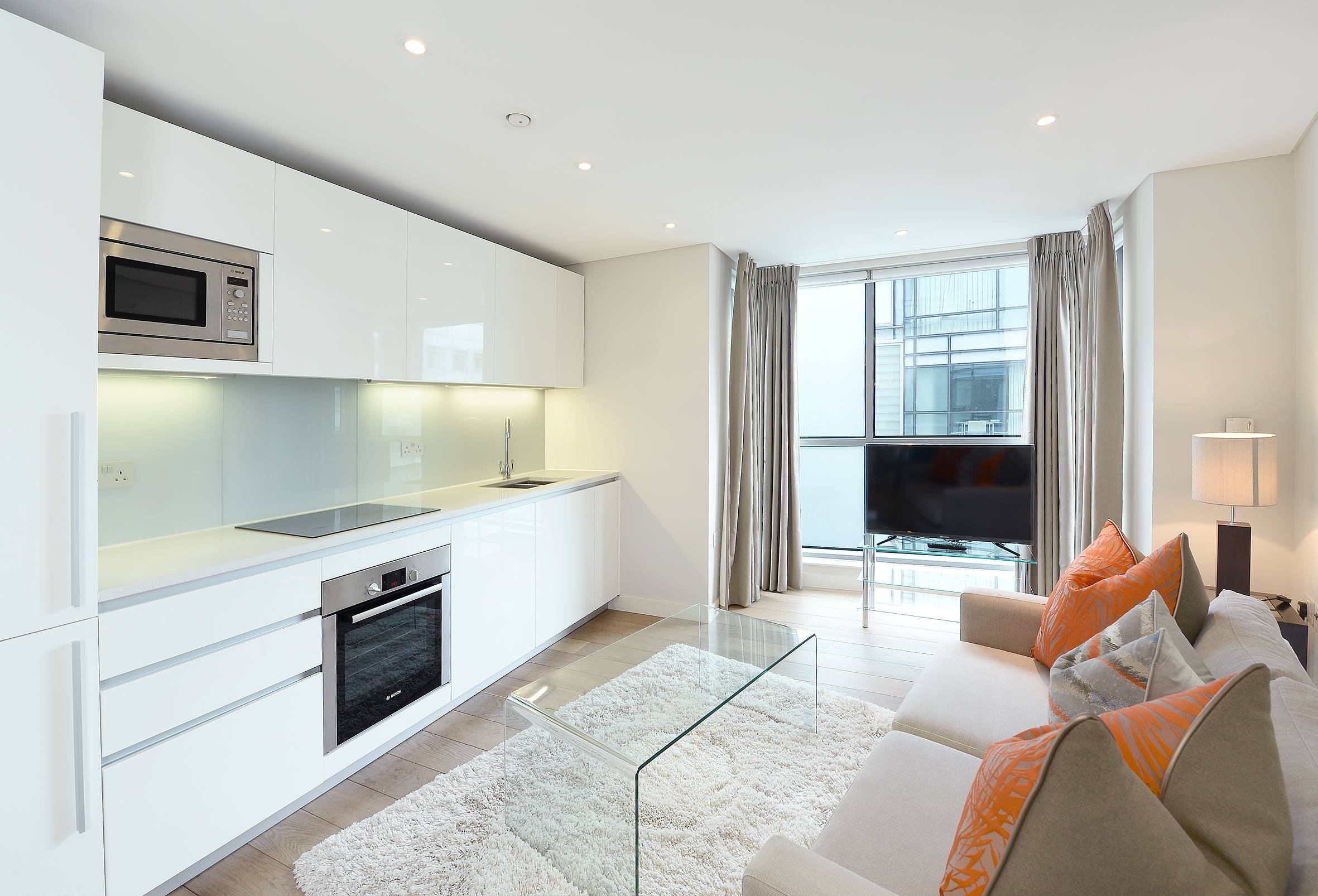 Water views 2 bedroom apartment in Merchant Square, London