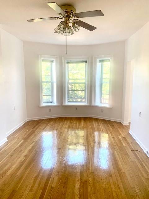 Spacious Crown Heights one bedroom with home Office