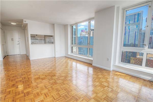 FLEX 3 BEDROOMS,2BATH,DOORMAN BUILDING,PRIME MIDTOWN WEST,TIME SQUARE,PORT AUTHORITY,2 MONTH FREE RENT AND NO FEE