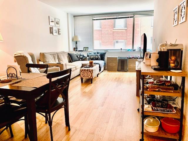 No Fee, 1 bed/ 1bath Apartment in Luxury FIDI Building, Laundry in Building
