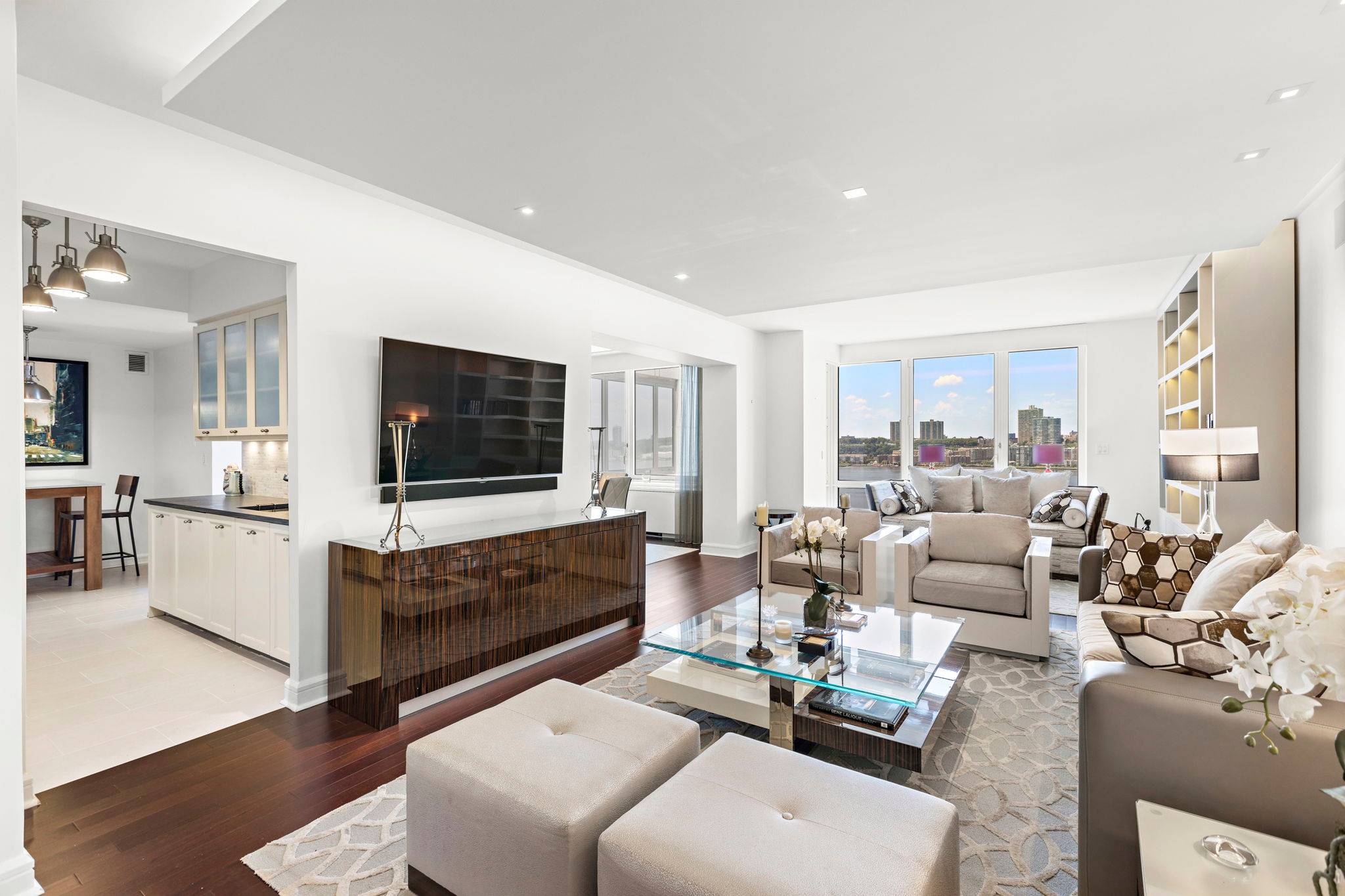 FOREVER UNOBSTRUCTED HUDSON RIVER VIEWS AT THE RUSHMORE