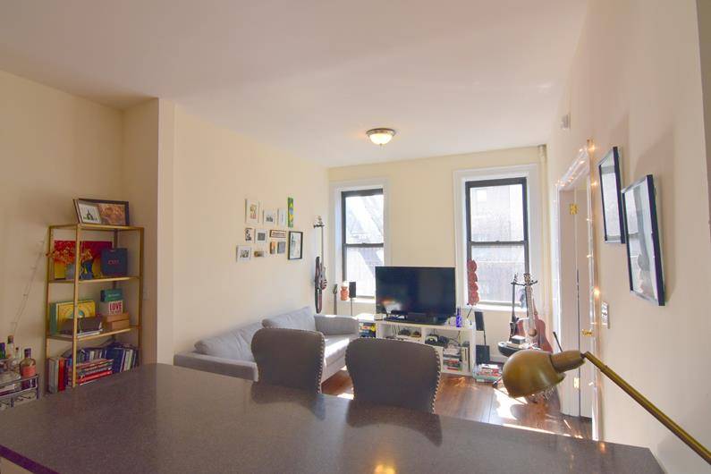 SPACIOUS ONE BEDROOM APARTMENT... PRIME LOCATION IN Greenwich Village...