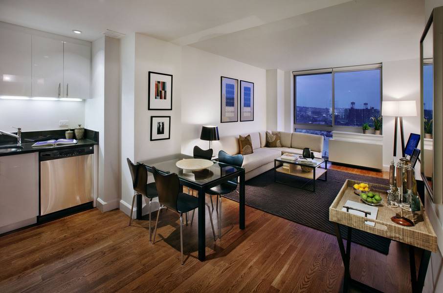 Downtown BROOKLYN *One Apartment* Hi-Rise/ Full Amenity / 24-Hour Concierge / Brooklyn Bridge Views/ Minutes to Manhattan / Outdoor Rooftop / Terrace / Fireplace / BBQ Space / Lounge Room / Fitness Center