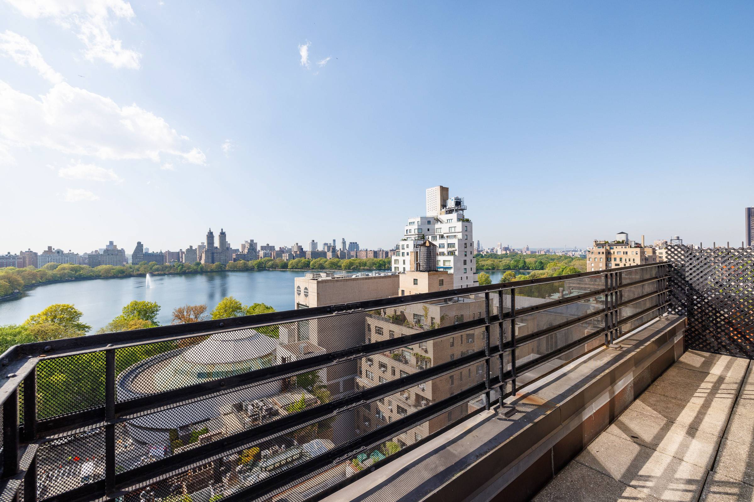 19 East 88th Street: Rare & Stunning Renovated Penthouse  in Carnegie Hill