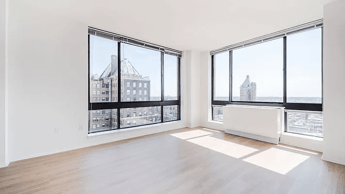 1,200 Sq Ft 3BR/2BA Penthouse in Historic Brooklyn Heights