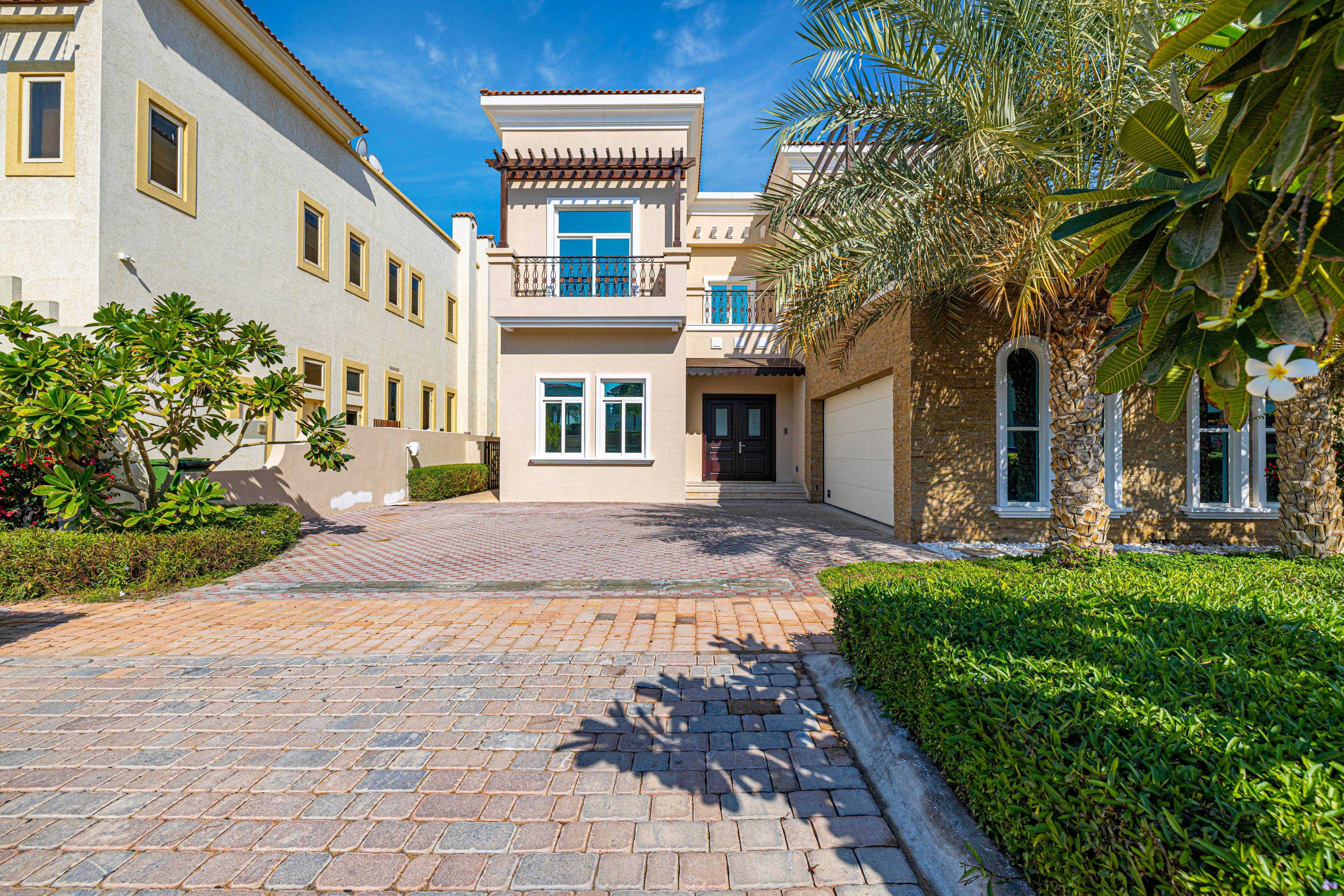 Modern 5 Bed Villa in Jumeirah Golf Estates | Golf Course View