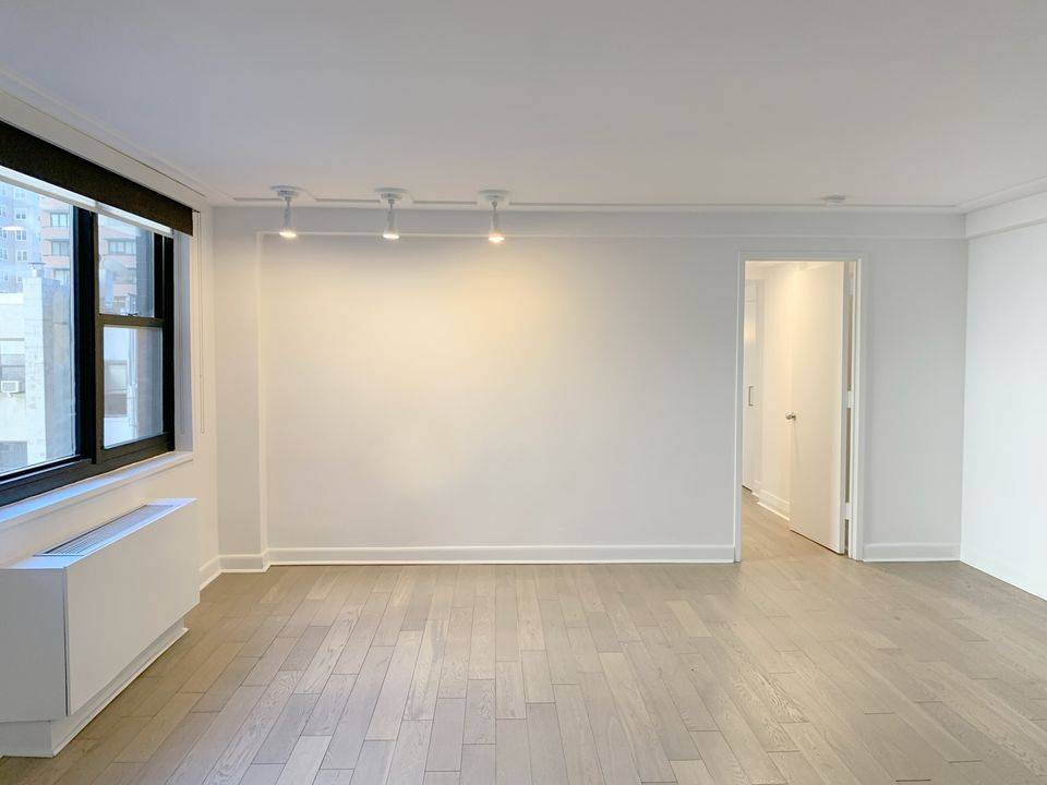 Luxury Building With Huge One Bedroom in Murray Hill