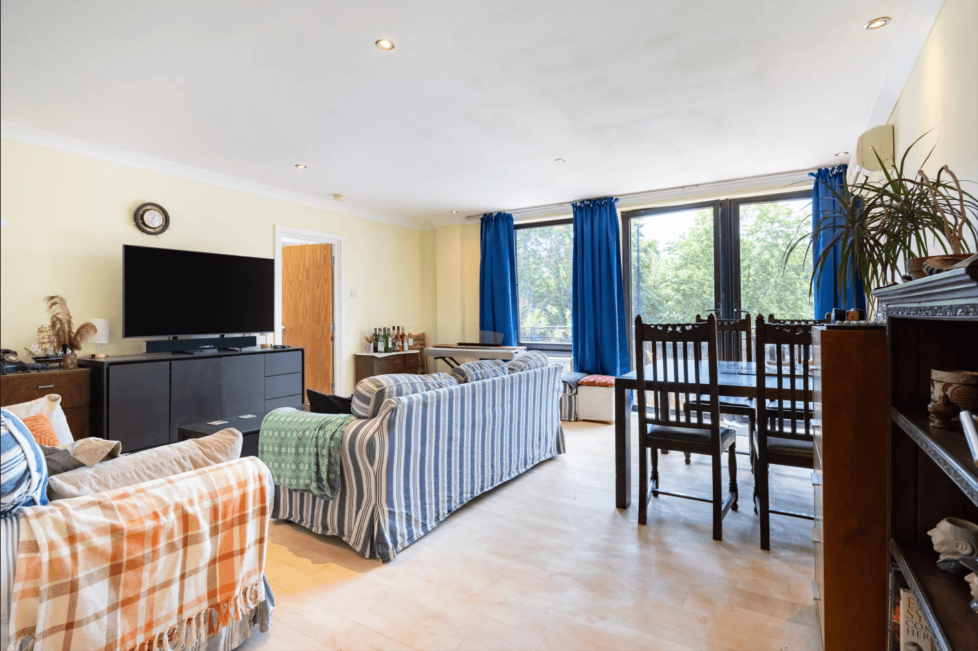 A Rare And Spacious Three Double Bedroom Apartment In The Heart Of Wapping