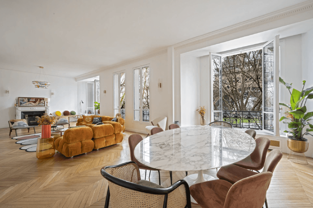 Spacious 4-Bedroom Apartment with Eiffel Tower Views, Paris