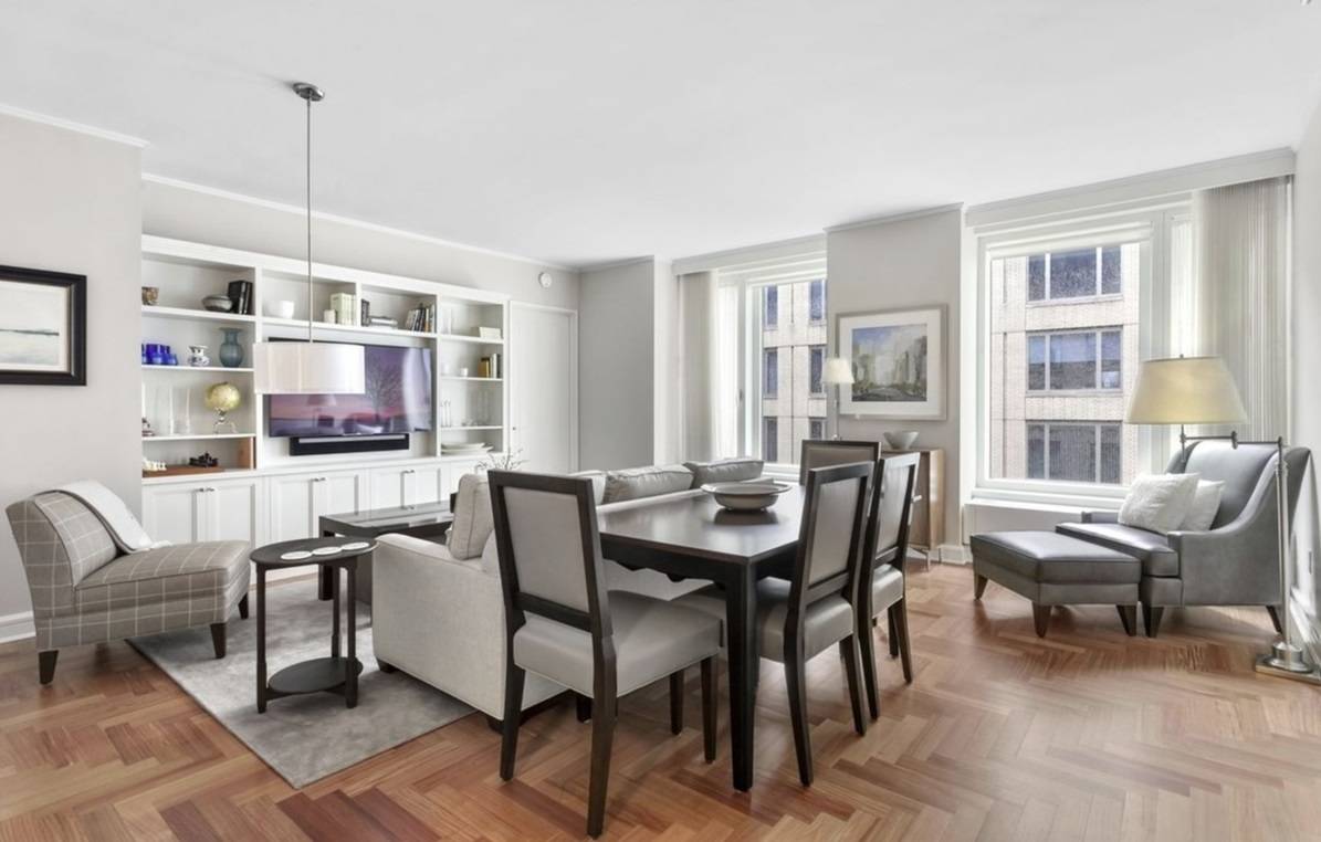 NO FEE | Sprawling 1,247SF 1 Bedroom 1.5 Bathroom Residence with Double Exposure at The Heritage | Upper West Side