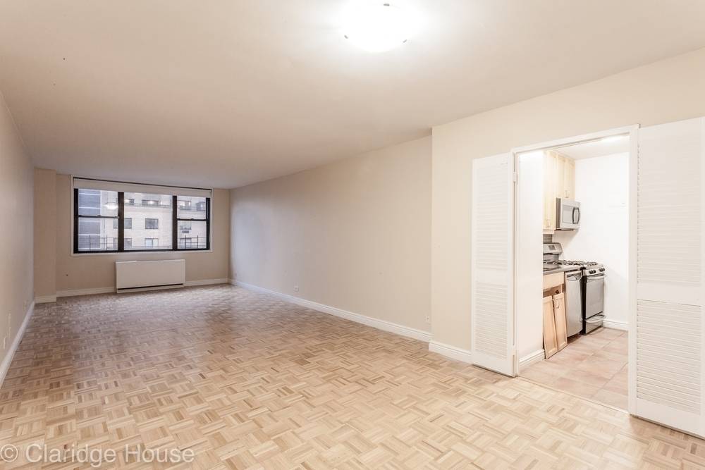 No fee, 1 Month Free, 2 bed/ 2 bath, Luxury Upper East Side Apartment, Pets Allowed!
