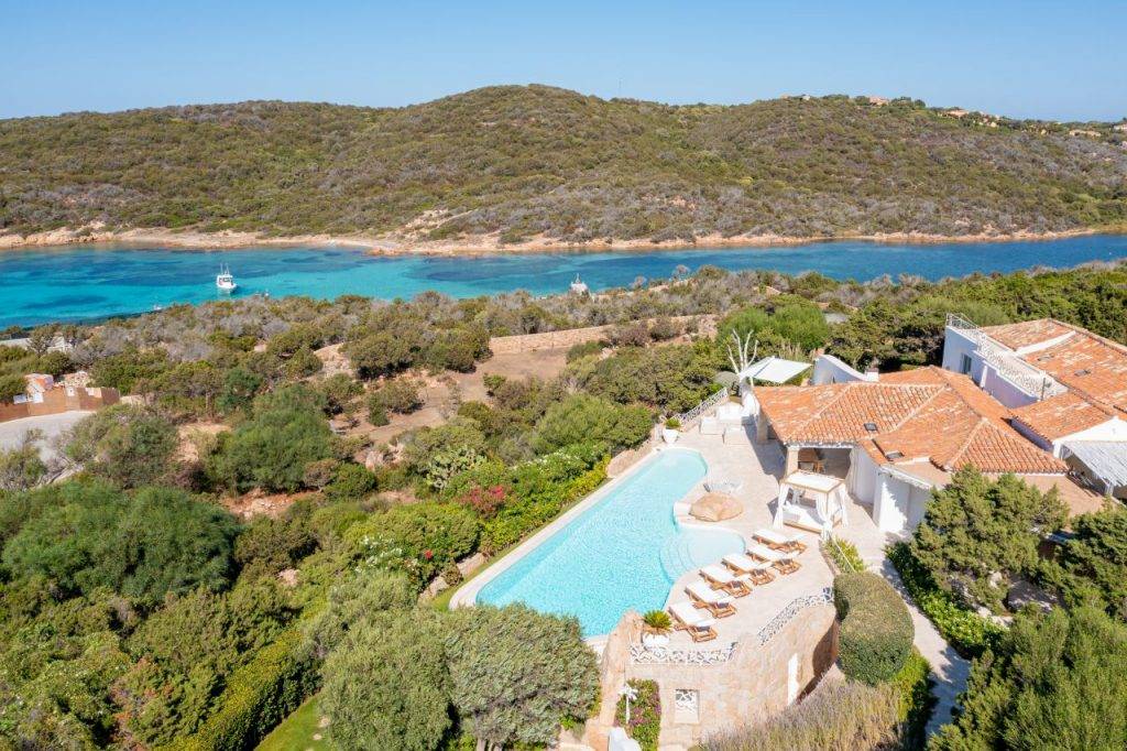 Luxury property with a modern and refined style in Porto Cervo