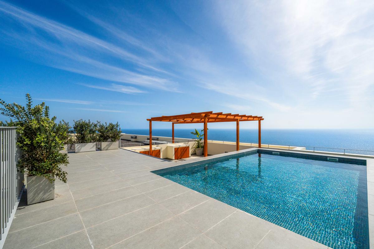 Private pool terrace front ocean views penthouse