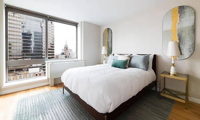 No Fee, 2 bed/ 2bath Apartment in Luxury Financial District Building, Stunning Views, Corner Apartment
