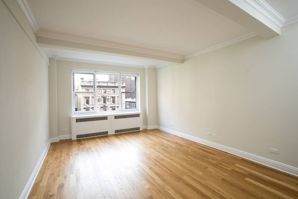 Tons of Light, Bright, No Fee, 1 Bed/ 1 Bath Apartment in Luxurious, Midtown East, Murray Hill Building, Central Location!