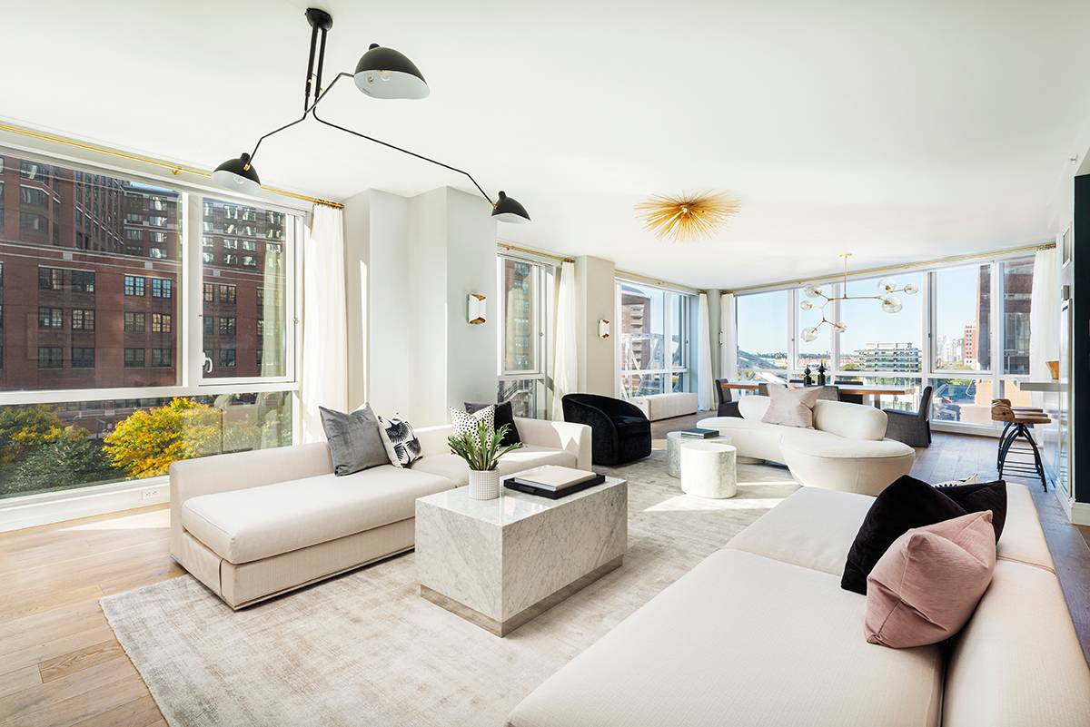 A Bright and Stunningly Renovated Downtown Tribeca 4 Bedroom Apartment at 200 Chambers Street