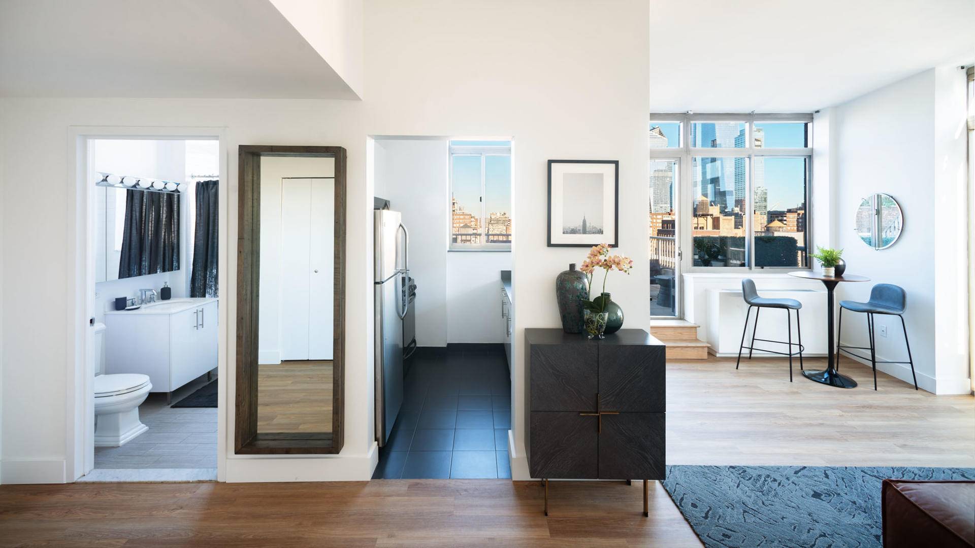 Gorgeous Studio Apartment with Modern Kitchen