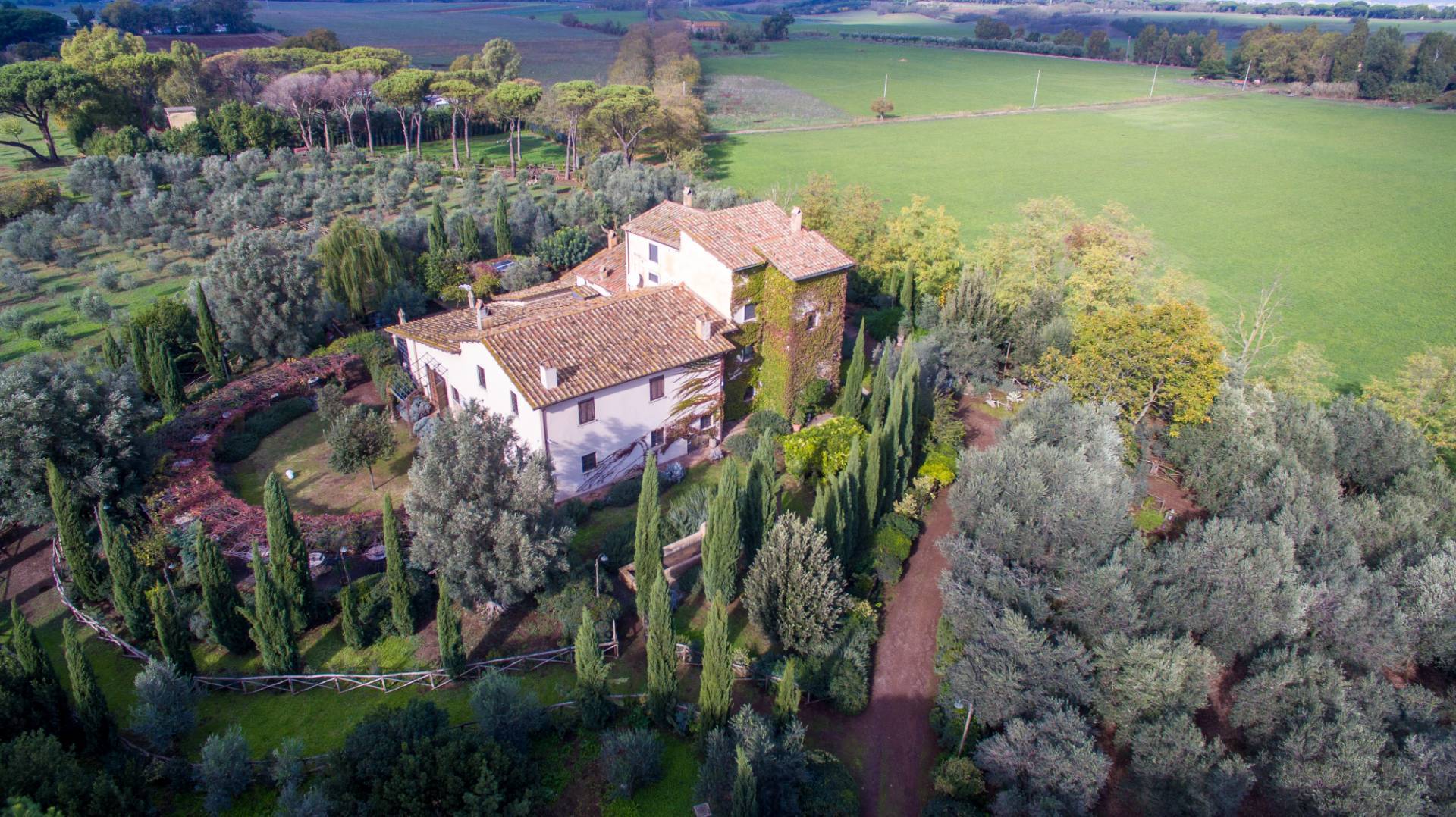 Historical 3 Bedroom Farm House For Sale, Appia Antica, Rome