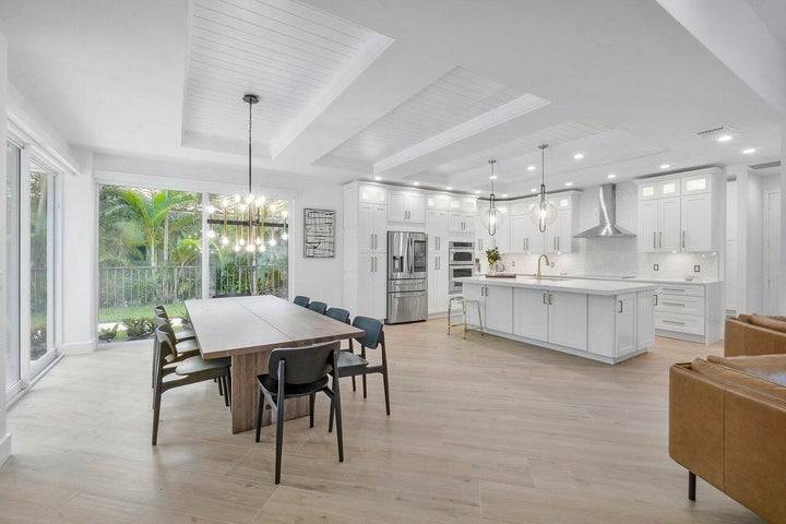 BEAUTIFULLY RENOVATED YEARLY RENTAL IN WEST PALM BEACH