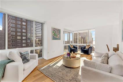 BRIGHT, Spacious, No Fee** 3 bed/ 2 bath Apartment in Luxury Battery Park City Building, Washer/Dryer in unit, *Near Water & Parks*